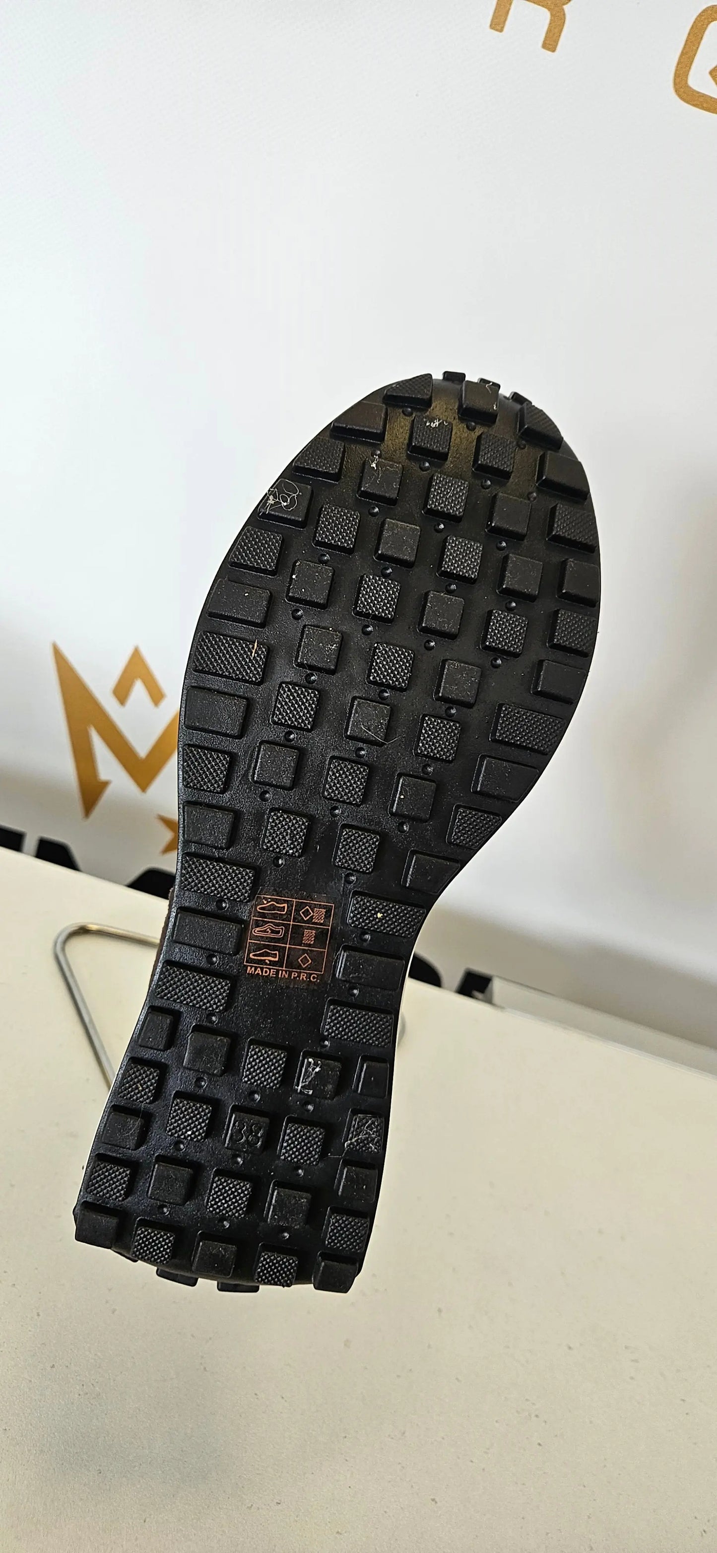 Cl11 Sneackers - Modele Black&Gold Cl11